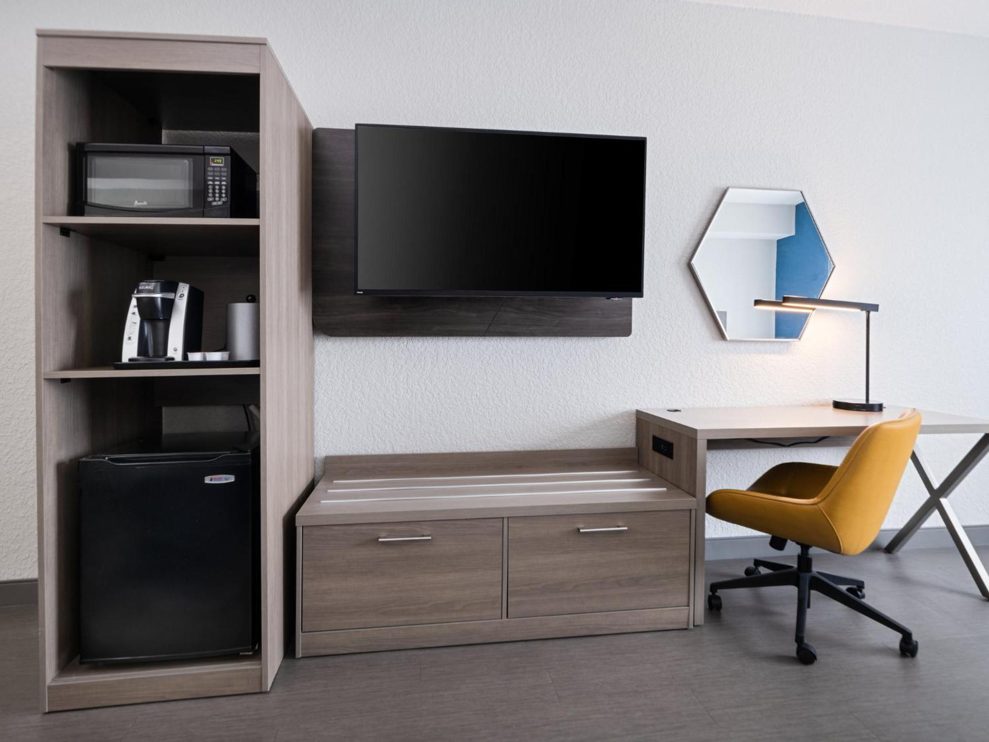 Holiday Inn Express & Suites Lakeland North I-4 By Ihg Ngoại thất bức ảnh