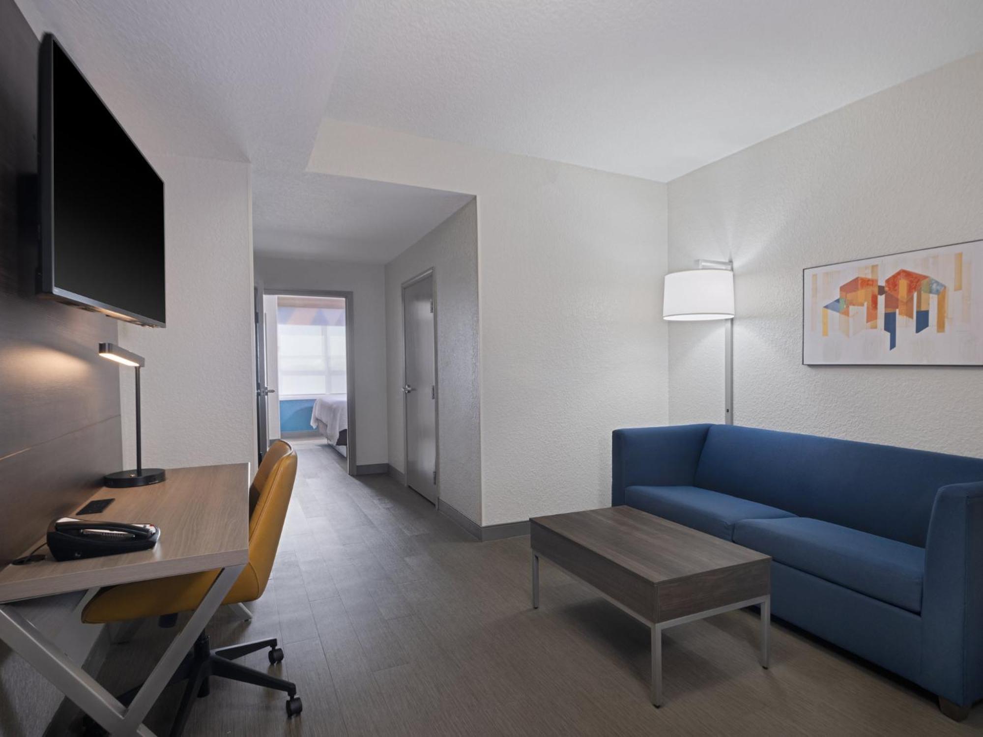Holiday Inn Express & Suites Lakeland North I-4 By Ihg Ngoại thất bức ảnh