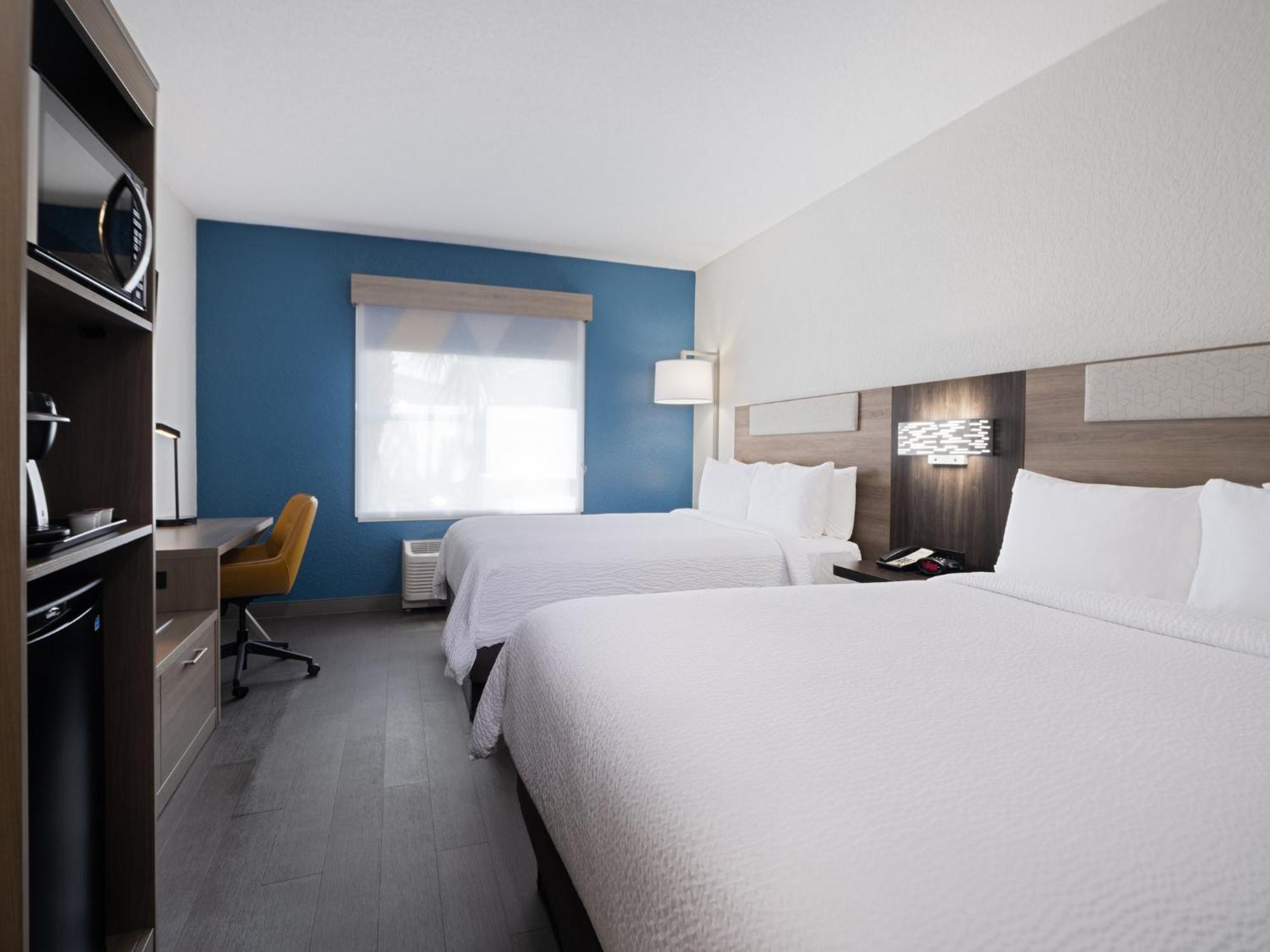 Holiday Inn Express & Suites Lakeland North I-4 By Ihg Ngoại thất bức ảnh