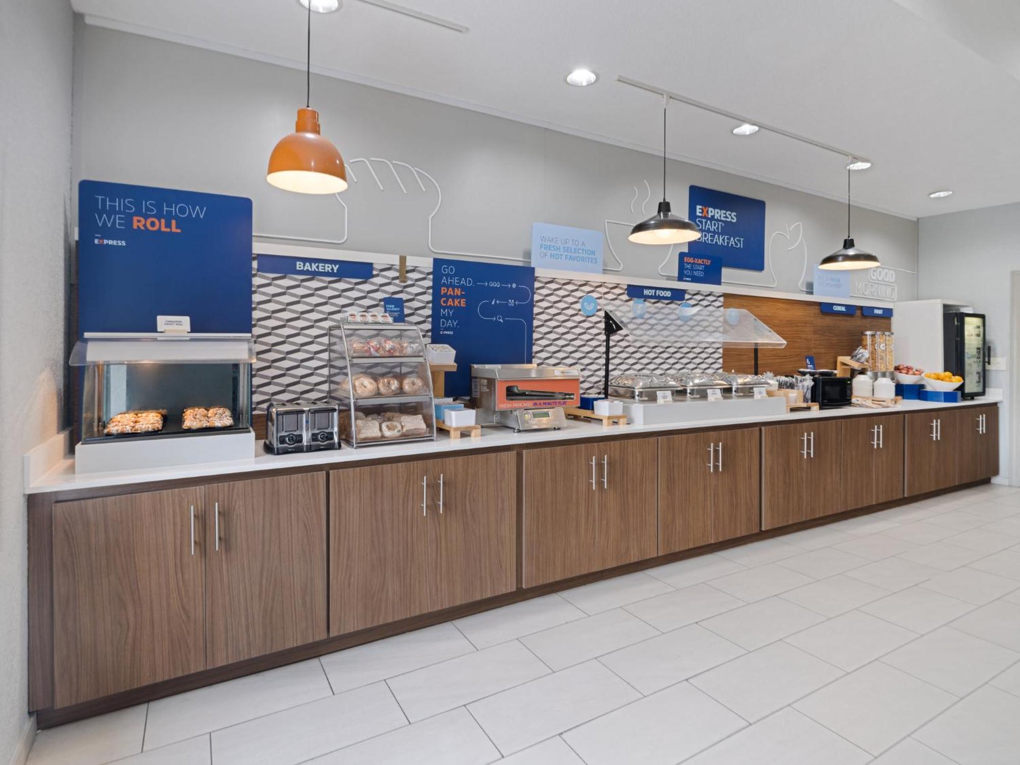 Holiday Inn Express & Suites Lakeland North I-4 By Ihg Ngoại thất bức ảnh
