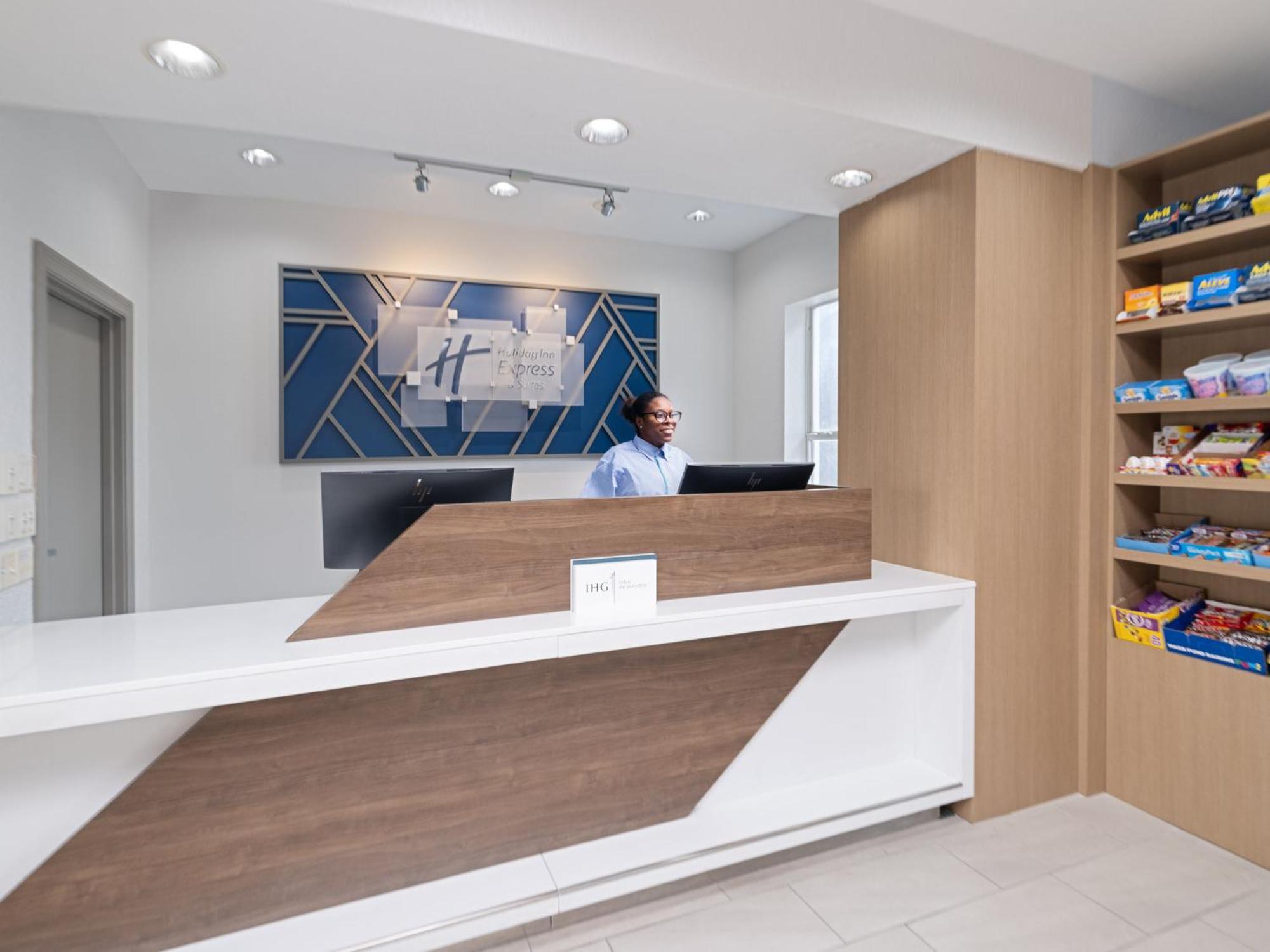 Holiday Inn Express & Suites Lakeland North I-4 By Ihg Ngoại thất bức ảnh